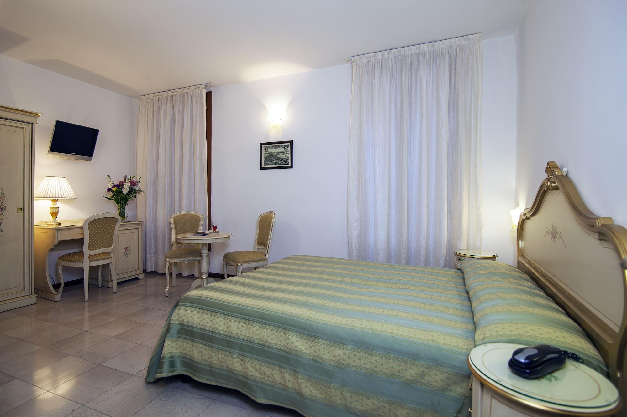 Orion Hotel 2*