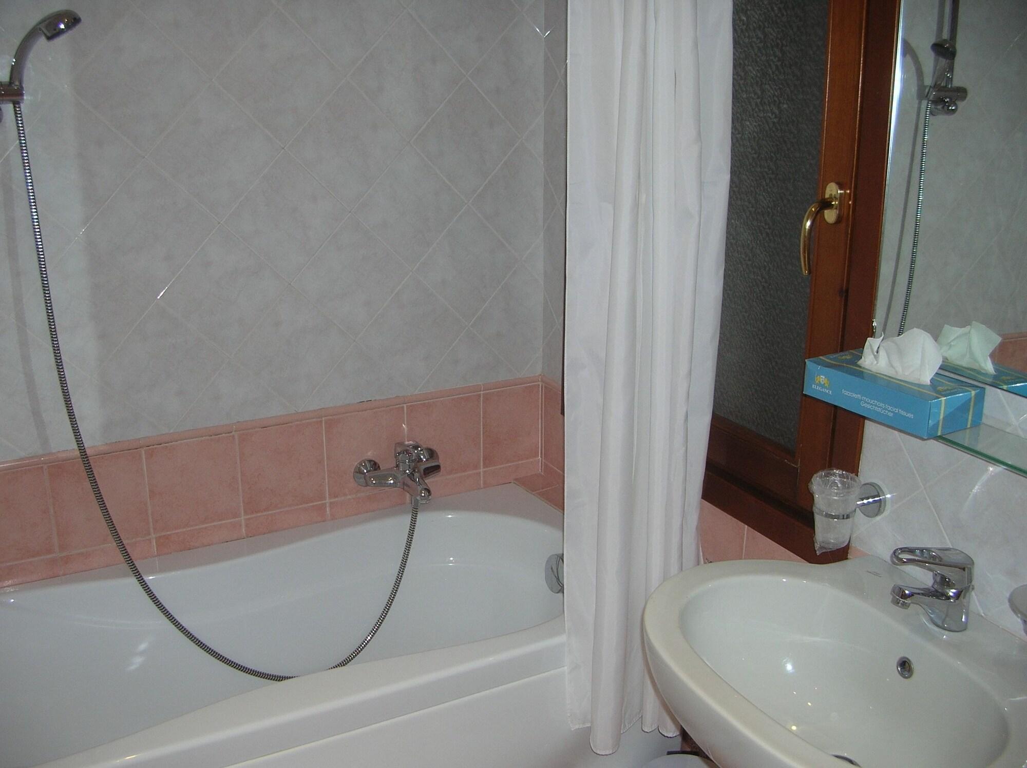 Orion Hotel 2*