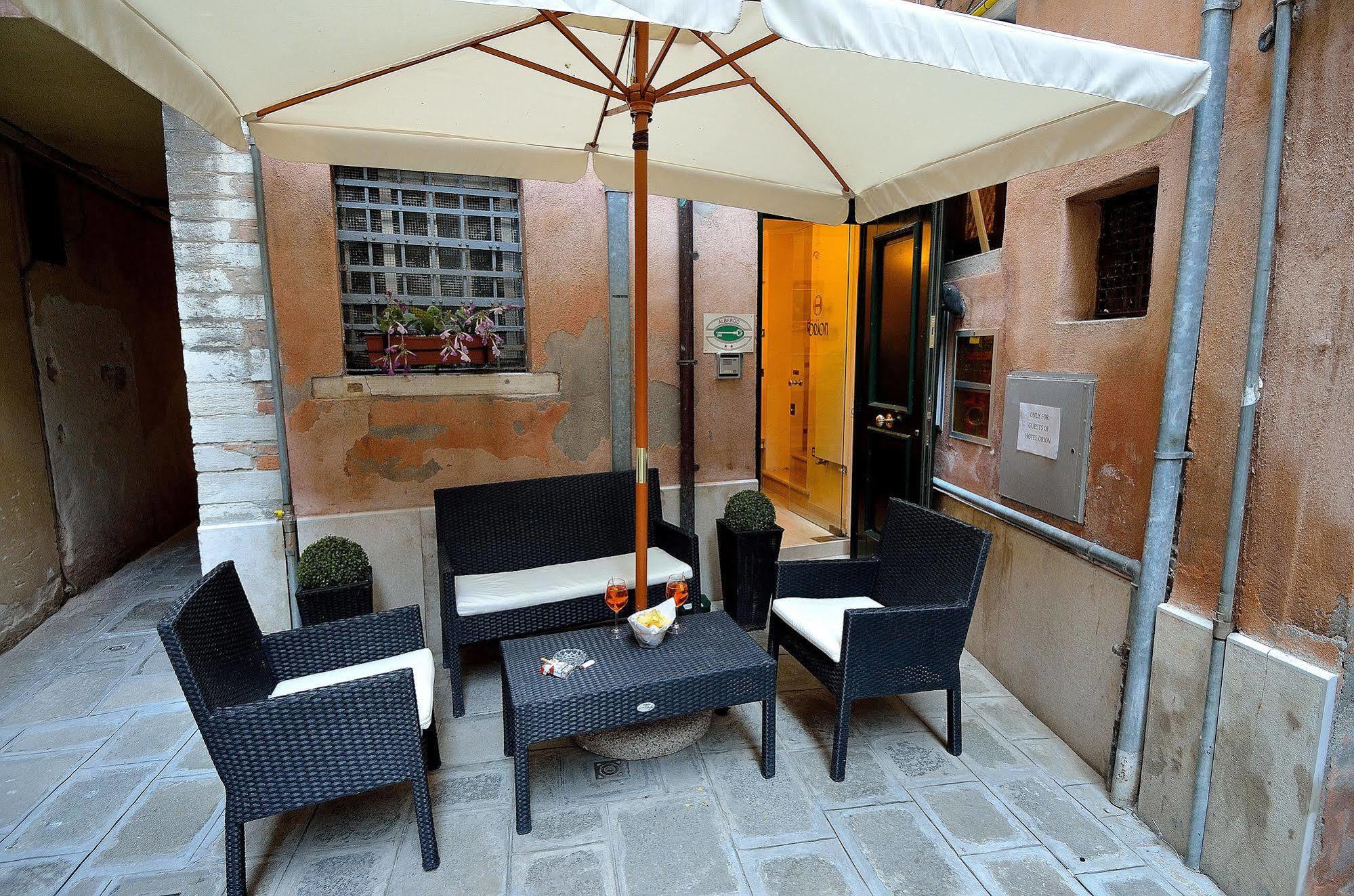 Orion Hotel 2*