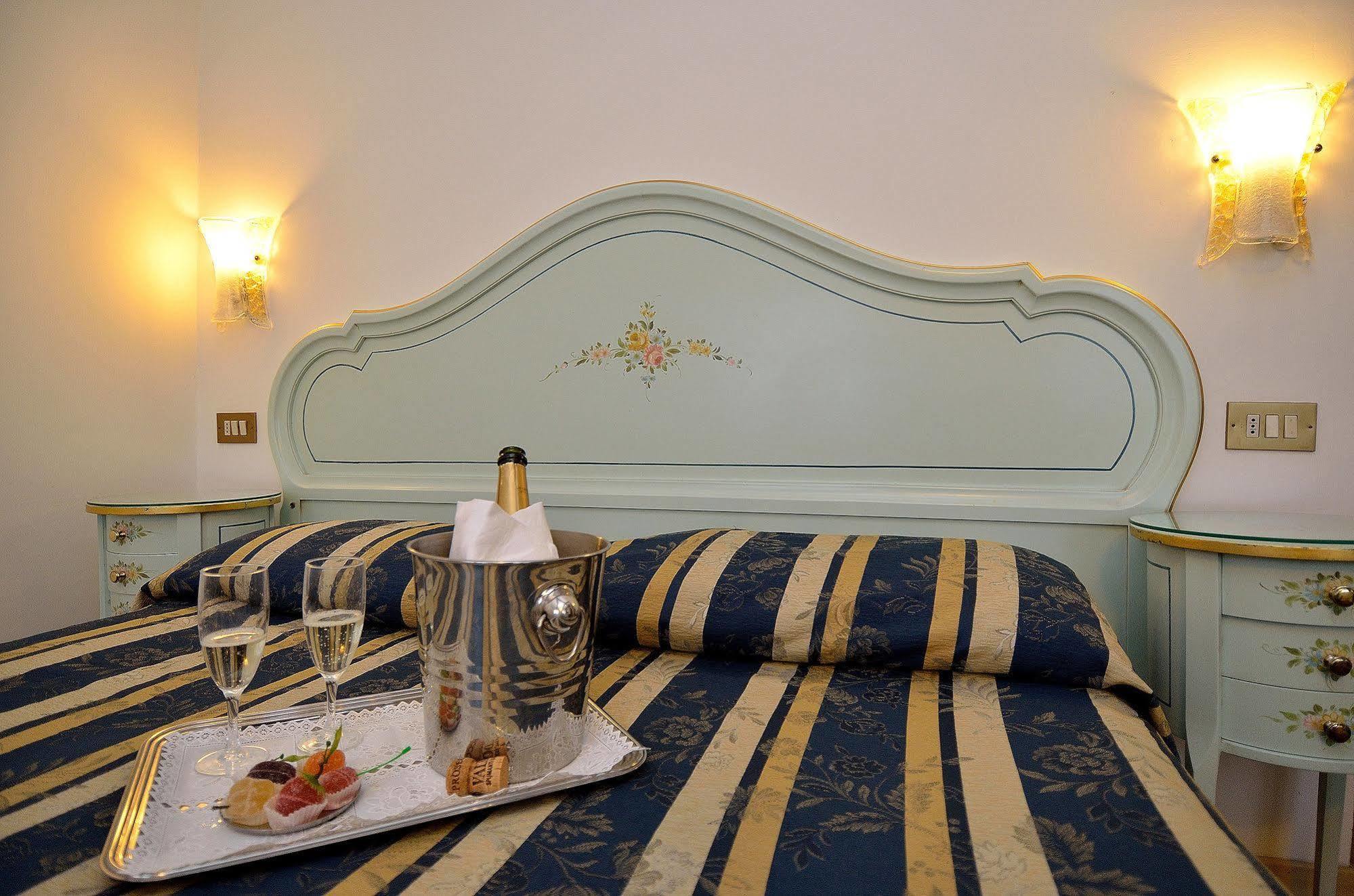 Orion Hotel 2*